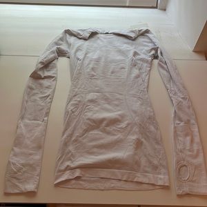 Lululemon white swiftly tech long sleeve size 2
